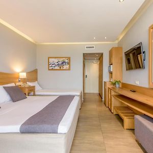 Zimmer mit Kingsize-Bett
